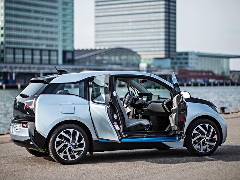 BMW предлагает скидку 9 000 евро при переходе с дизельного на электрический