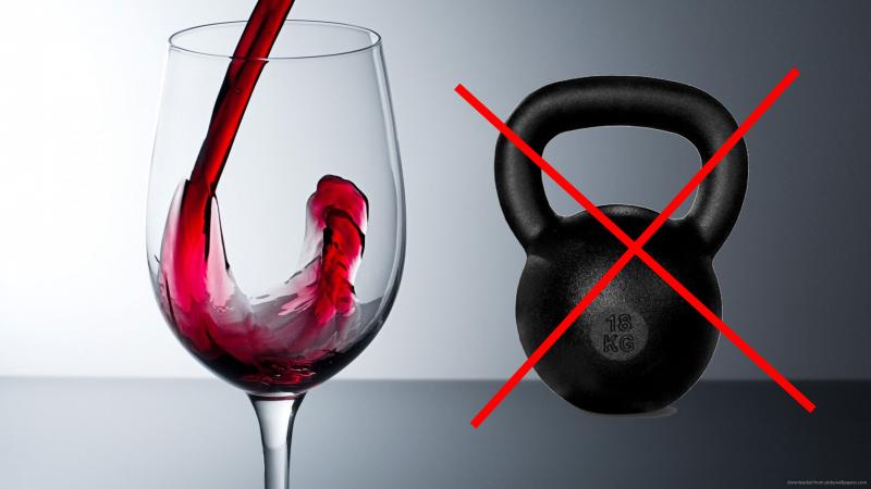 Ученые выяснили, что бокал красного вина приравнивается к 1 часу занятий спортом