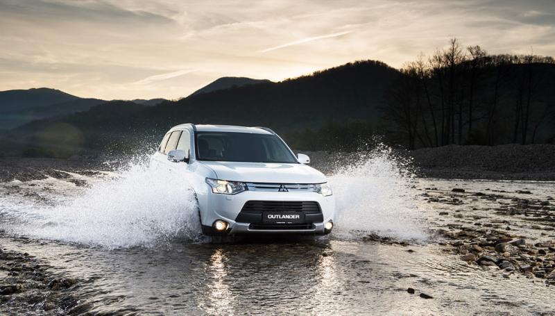 В России стартовали продажи обновленного Mitsubishi Outlander