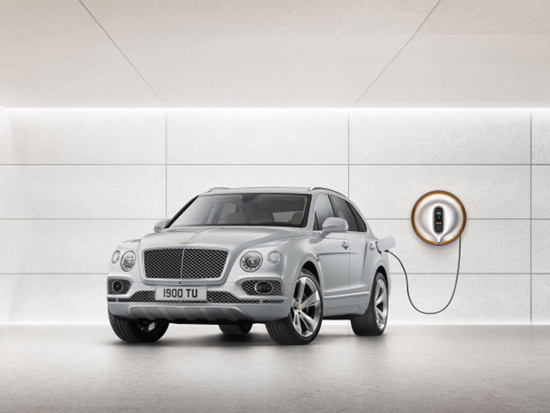 Bentley выпустит электромобили в 2025 году, а к 2030 году перейдет на полностью электричество