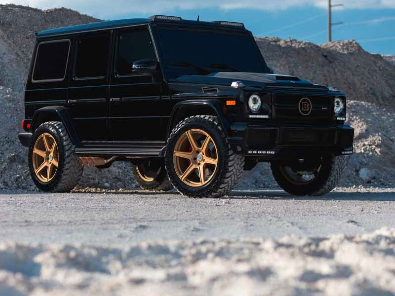 Черный и золотой Mercedes-AMG G63 - тюнинг от Brabus